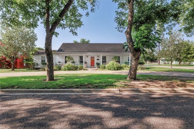 /international/us/805-w-15th-street-brady-tx-110104560617/