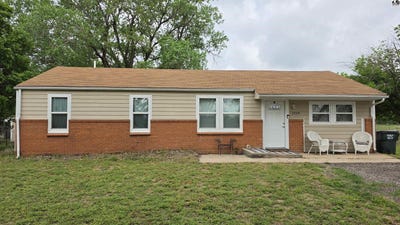 /international/us/1209-n-kent-rd-hutchinson-ks-110107748202/