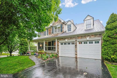 /international/us/320-n-constitution-way-purcellville-va-110108361146/