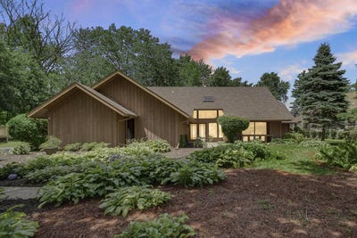 /international/us/406-wilderness-drive-schererville-in-110109189393/