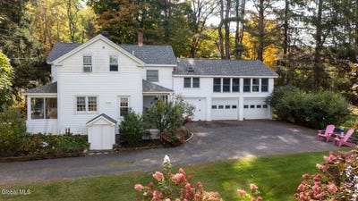 /international/us/118-old-shaker-road-new-lebanon-ny-110106323667/