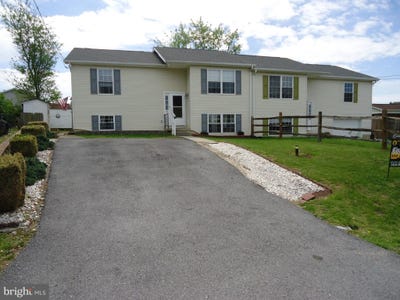 /international/us/30-squire-circle-inwood-wv-110107462777/