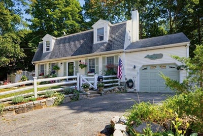/international/us/4-brierwood-ct-gloucester-ma-110110306613/
