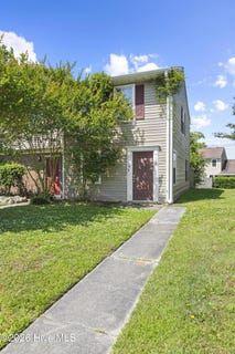 /international/us/125-palace-circle-jacksonville-nc-110107869857/