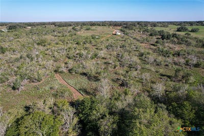 /international/us/1366-county-road-467-stockdale-tx-110094708439/