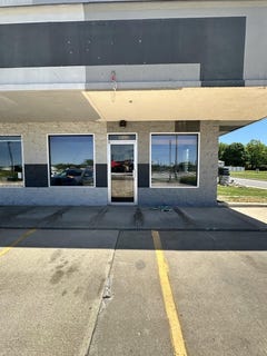 /international/us/240-village-center-street-nixa-mo-110108226810/