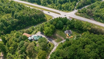 /international/us/211-oscar-white-lot-road-lansing-wv-110091449754/