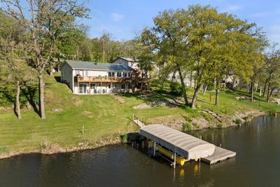 /international/us/8412-lakeshore-drive-dexter-ia-110107692091/