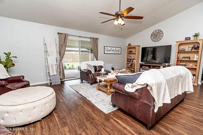 /international/us/11950-sands-pointe-court-macclenny-fl-110097160725/