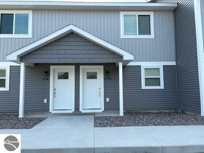/international/us/3796-woodgate-drive-traverse-city-mi-110101191798/