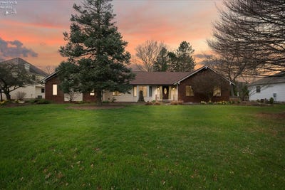 /international/us/3211-stonewood-drive-sandusky-oh-110098482546/