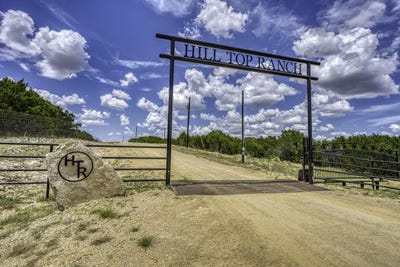 /international/us/1662-hill-top-trail-san-saba-tx-110119349613/