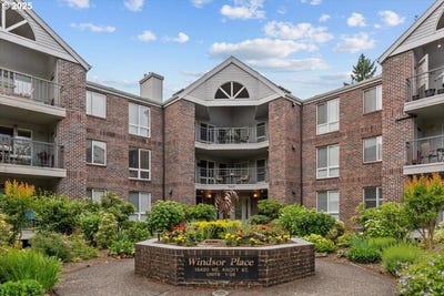 /international/us/15420-ne-knott-st-portland-or-110100036534/