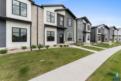 /international/us/8619-w-shoreline-pl-sioux-falls-sd-110100312423/