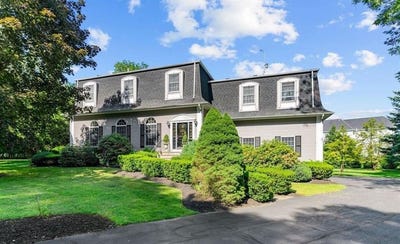 /international/us/80-howland-road-east-greenwich-ri-110108681552/