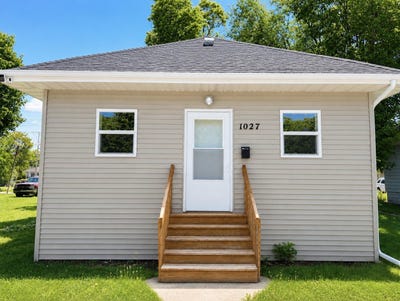 /international/us/1027-broadway-benton-harbor-mi-110109115596/