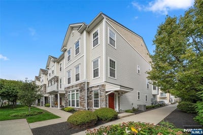 /international/us/3-holly-lane-garfield-nj-110106567828/