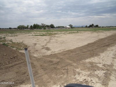 /international/us/711-s-vasquez-drive-san-elizario-tx-110119761505/