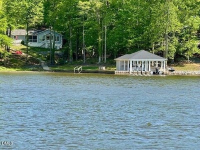/international/us/303-hidden-hills-road-roxboro-nc-110107748145/