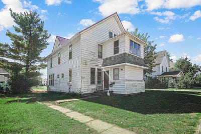 /international/us/123-w-waupansie-street-dwight-il-110102749740/