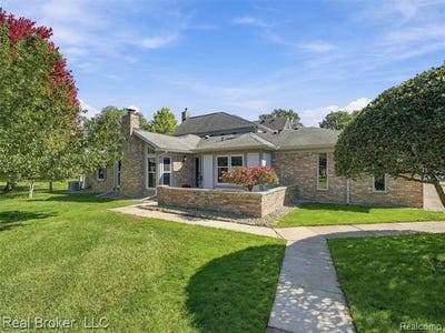 /international/us/14745-mystic-court-shelby-twp-mi-110110422461/