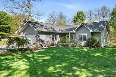 /international/us/8306-foster-road-springfield-twp-mi-110108091005/
