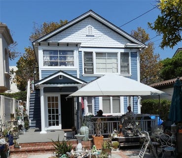 /international/us/218-n-broadway-redondo-beach-ca-110097703940/