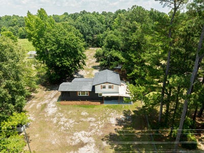 /international/us/2102-n-state-highway-35-saint-stephen-sc-110108805064/