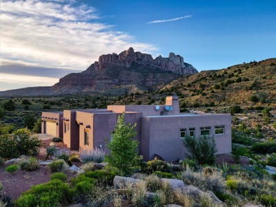 /international/us/2907-zuni-cir-springdale-ut-110102393002/