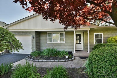 /international/us/20-dumond-place-coram-ny-110108149752/