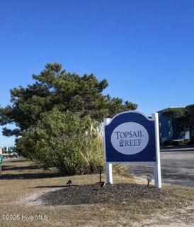 /international/us/2224-new-river-inlet-road-north-topsail-beach-nc-110104175640/