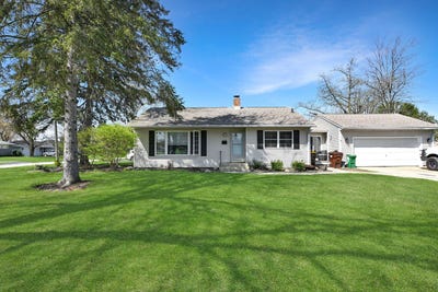 /international/us/1118-blakely-street-woodstock-il-110107480891/