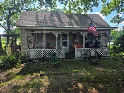 /international/us/801-w-highway-54-la-harpe-ks-110108472931/