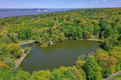 /international/us/castle-road-lot-1-irvington-ny-110108033116/
