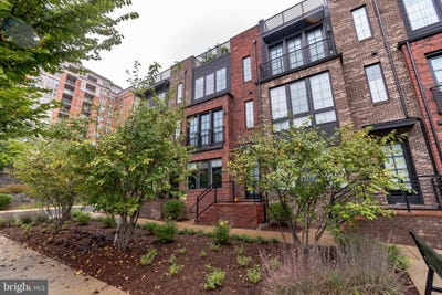 /international/us/11732-paysons-way-reston-va-110107871939/