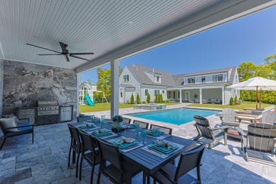/international/us/83-sisters-circle-yarmouth-port-ma-110108627289/