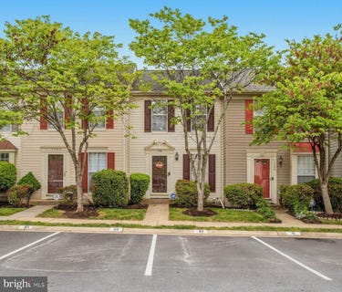 /international/us/1736-tiger-lily-circle-woodbridge-va-110108169924/