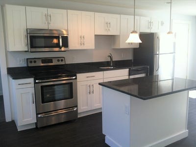 /international/us/158-main-street-2-wenham-ma-110103190443/