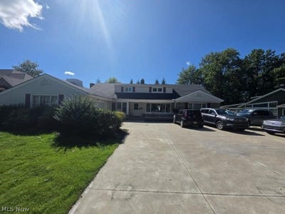 /international/us/24750-s-woodland-road-beachwood-oh-110110175522/