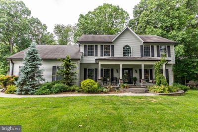/international/us/15214-old-hanover-road-upperco-md-110108802078/
