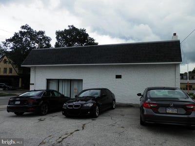/international/us/8232-w-chester-pike-upper-darby-pa-110105639624/