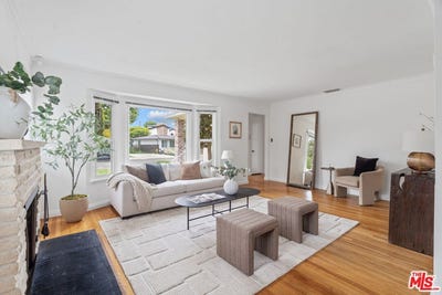 /international/us/7500-denrock-ave-los-angeles-ca-110108930360/