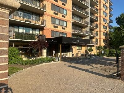 /international/us/60-parkway-dr-east-orange-city-nj-110108846015/