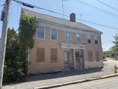 /international/us/6-maple-street-biddeford-me-110101195969/?lang=en
