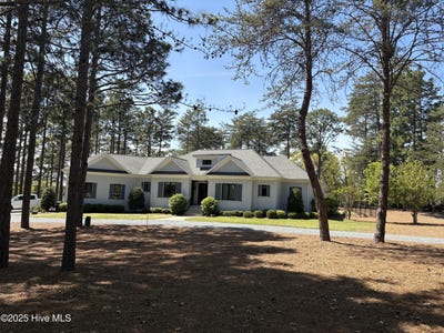 /international/us/60-quaker-ridge-road-pinehurst-nc-110099077786/