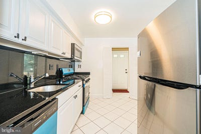 /international/us/7539-spring-lake-drive-bethesda-md-110102032893/