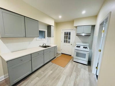 /international/us/30-grove-st-glen-cove-ny-110108090432/