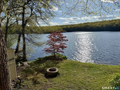 /international/us/19-lakeview-drive-colchester-ct-110107630885/