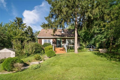 /international/us/19-washington-avenue-e-hampton-bays-ny-110119543711/