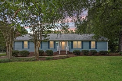 /international/us/7489-corr-street-gloucester-va-110101127821/